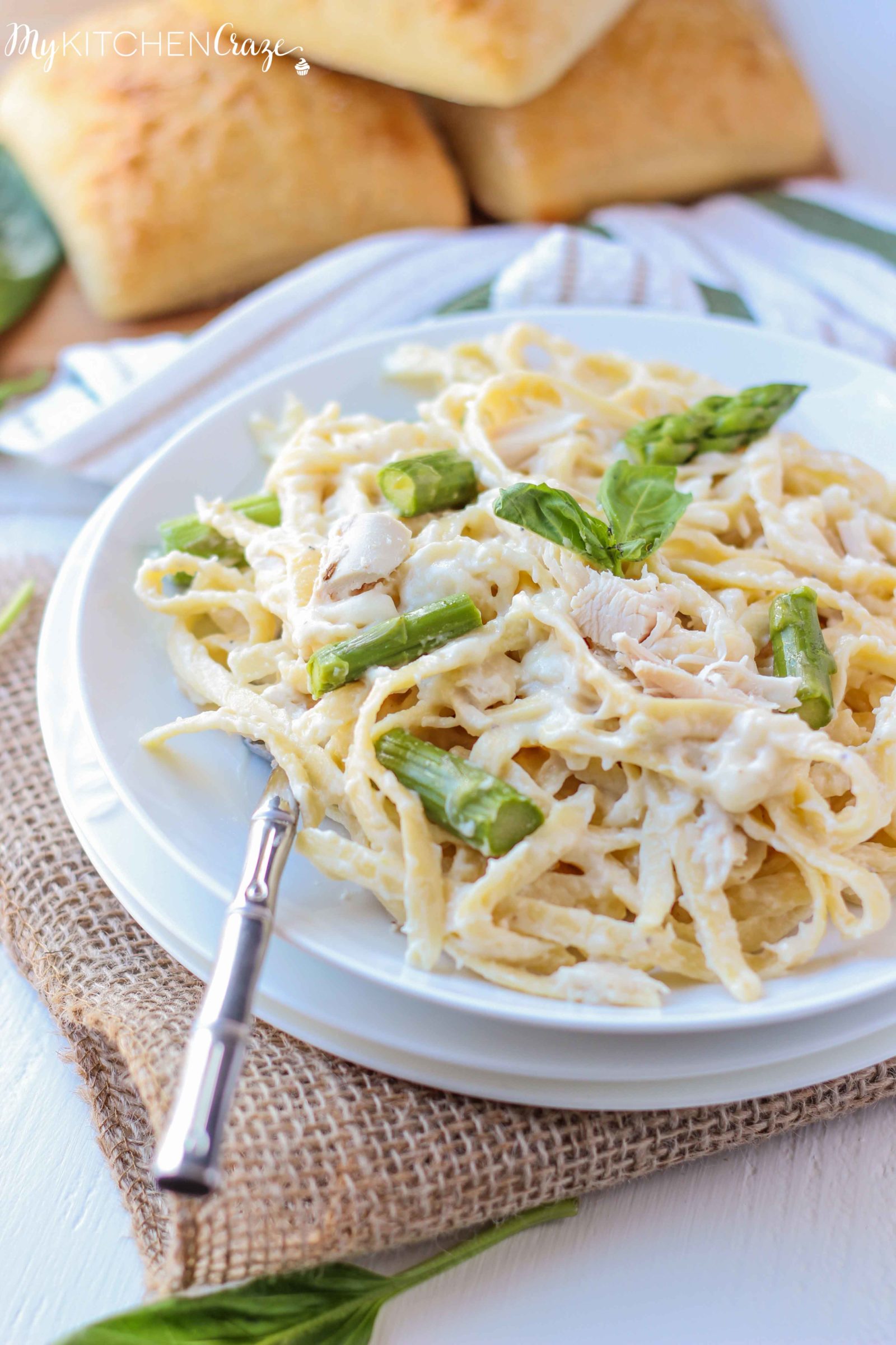 Chicken and Asparagus Fettuccine Alfredo - My Kitchen Craze